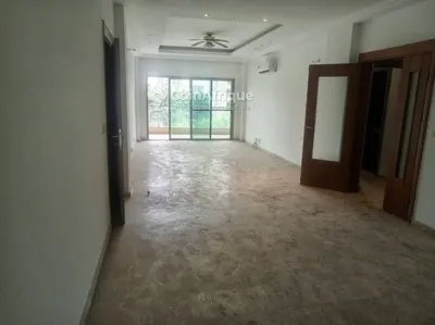 Appartement 4 pièces lumineux avec ascenseur — Marcory Zone 4