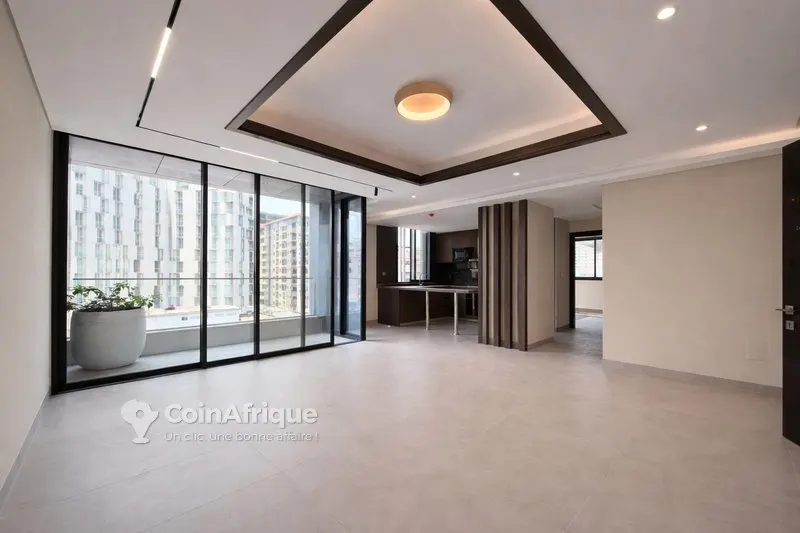 Appartement 3 pièces avec piscine et salle de sport — Zone 4