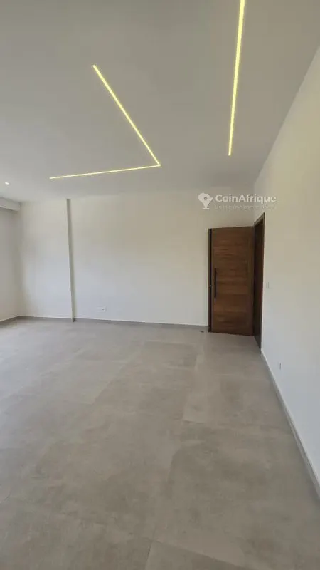 Appartement F4 premium avec ascenseur — Plateau Avenue Chardy