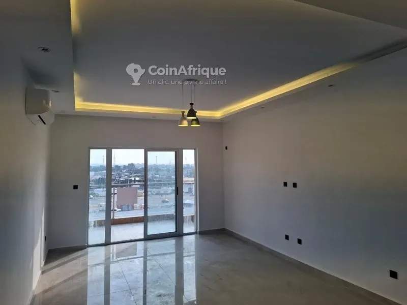 Appartement 4 pièces climatisé avec ascenseur — Marcory Zone 4
